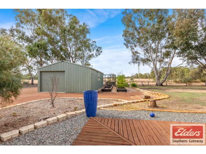 10 Beacham Road, Serpentine WA 6125