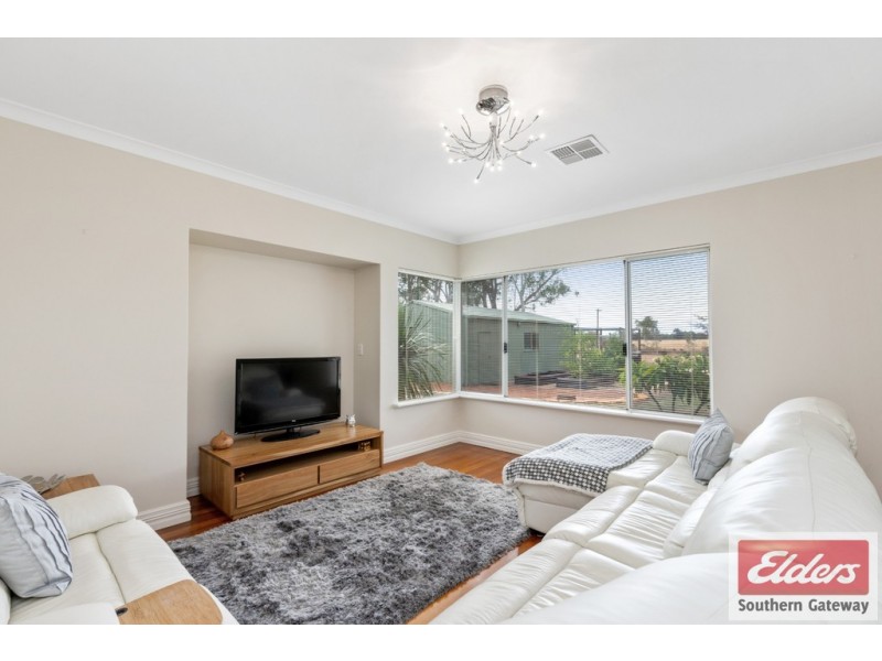 10 Beacham Road, Serpentine WA 6125