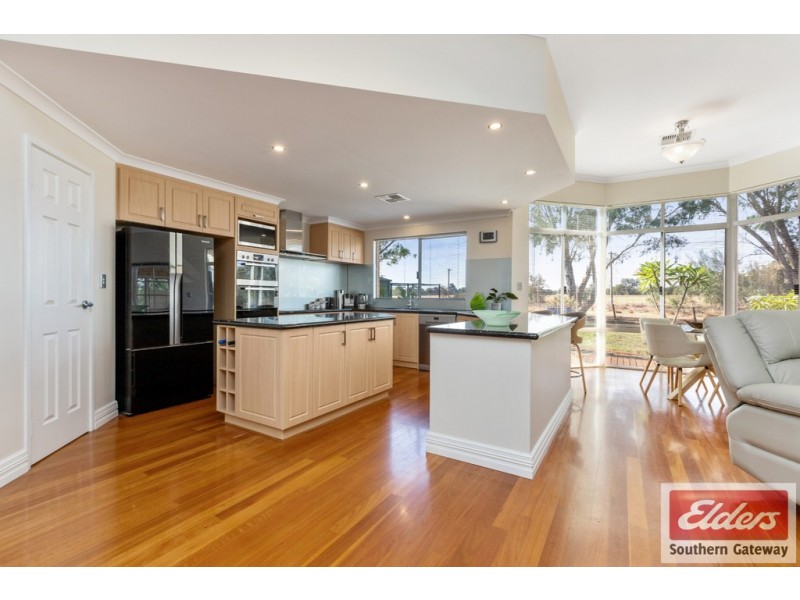 10 Beacham Road, Serpentine WA 6125