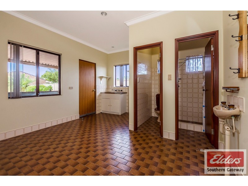 1 Leigh Street, Dudley Park WA 6210