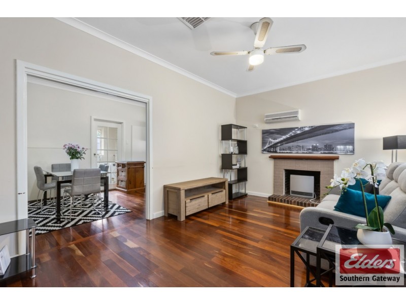 10 Clint Way, Calista WA 6167