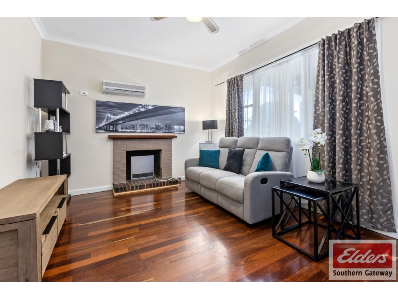 10 Clint Way, Calista WA 6167