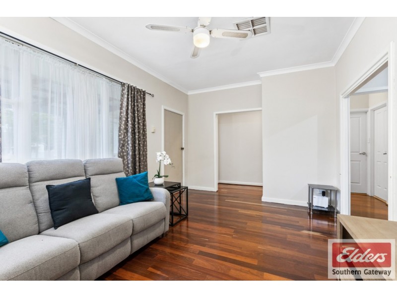 10 Clint Way, Calista WA 6167