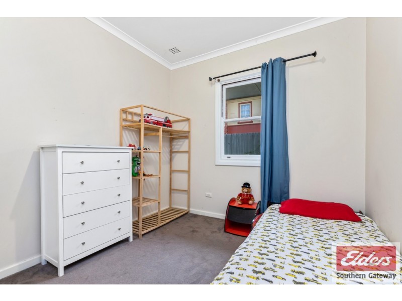 10 Clint Way, Calista WA 6167