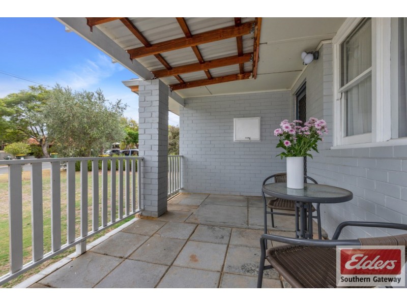 10 Clint Way, Calista WA 6167