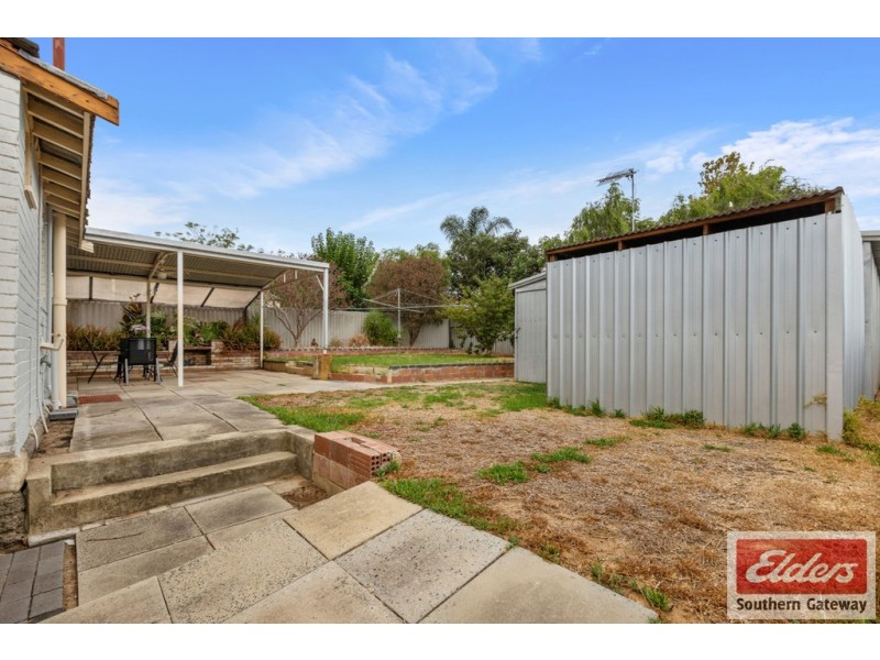 10 Clint Way, Calista WA 6167