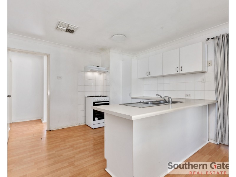 15 Cambey Mews, Parmelia WA 6167