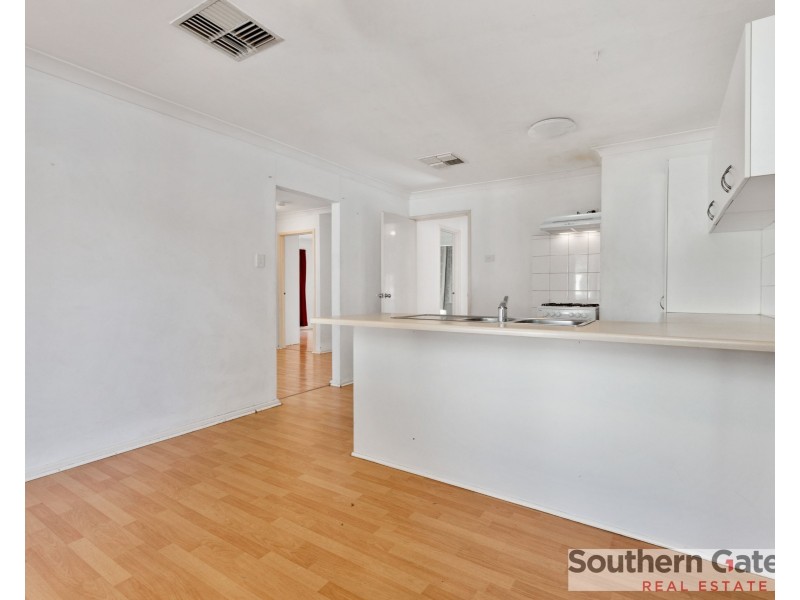 15 Cambey Mews, Parmelia WA 6167