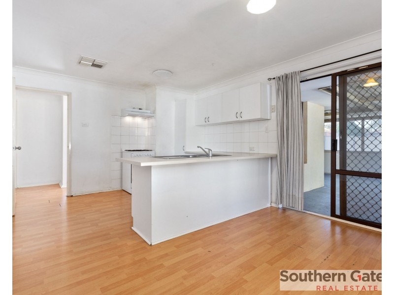 15 Cambey Mews, Parmelia WA 6167