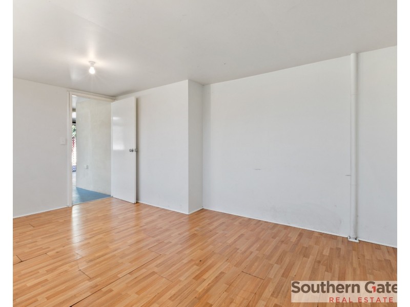 15 Cambey Mews, Parmelia WA 6167