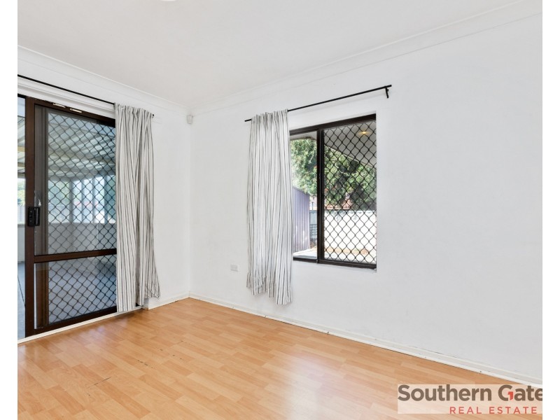 15 Cambey Mews, Parmelia WA 6167