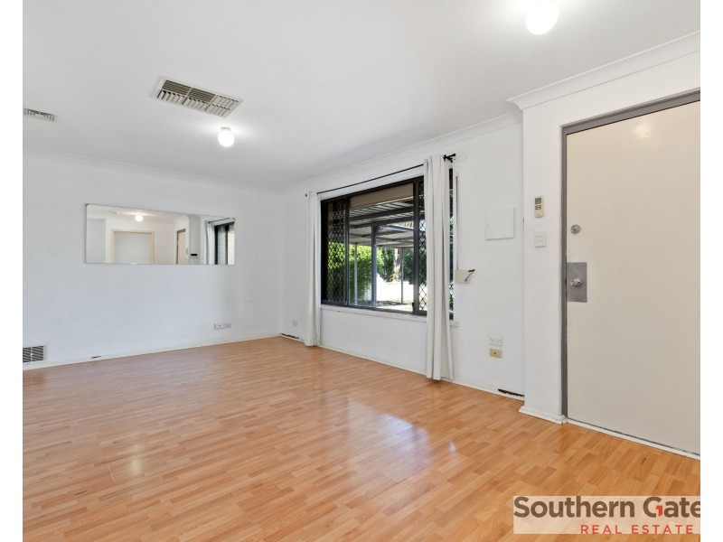 15 Cambey Mews, Parmelia WA 6167