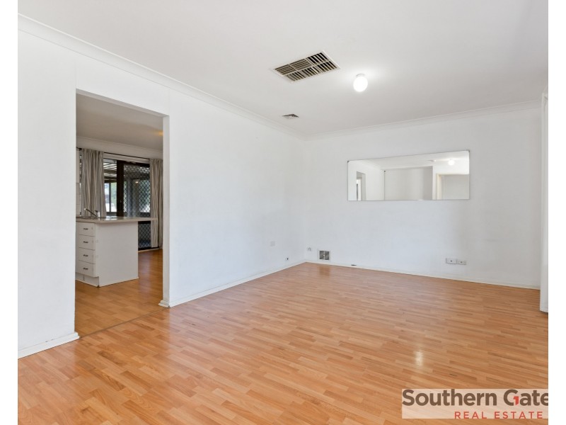 15 Cambey Mews, Parmelia WA 6167