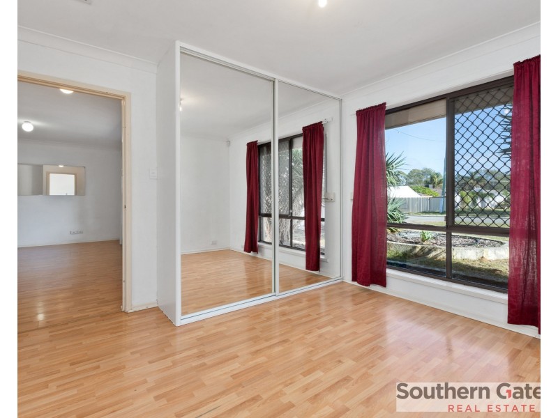 15 Cambey Mews, Parmelia WA 6167