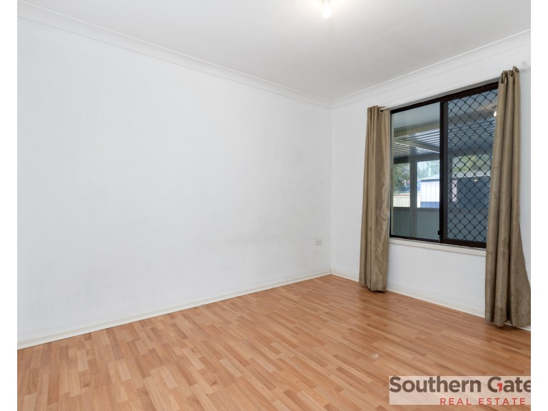 15 Cambey Mews, Parmelia WA 6167