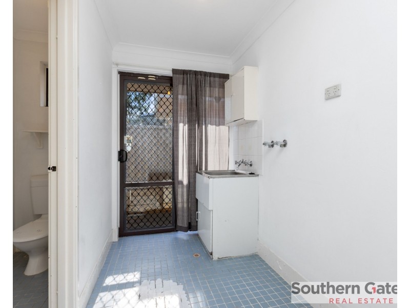 15 Cambey Mews, Parmelia WA 6167