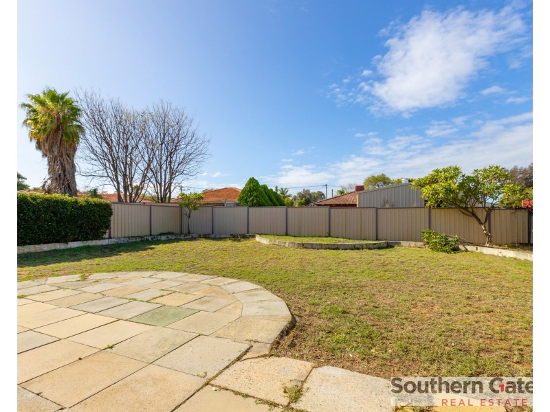 15 Cambey Mews, Parmelia WA 6167