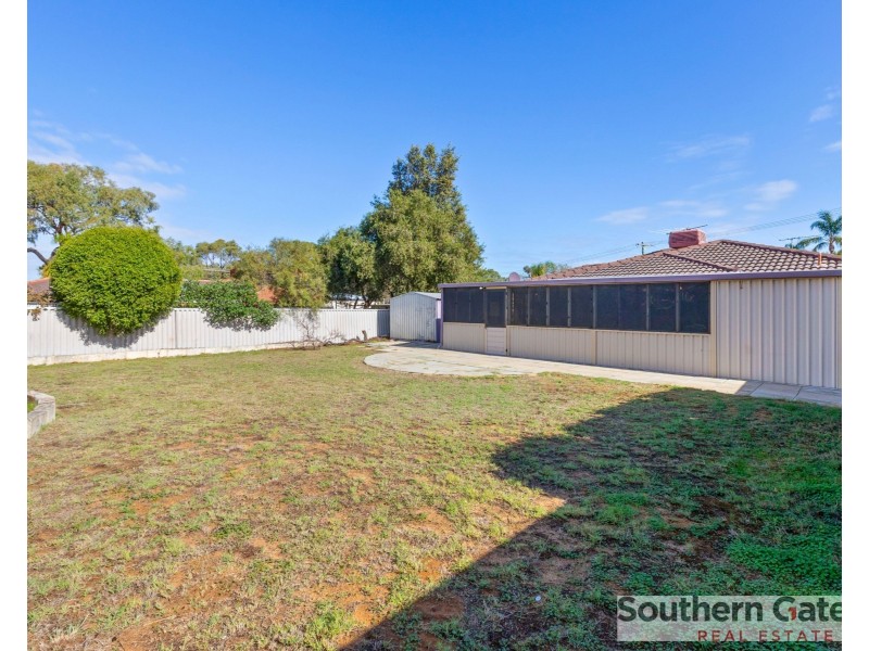 15 Cambey Mews, Parmelia WA 6167