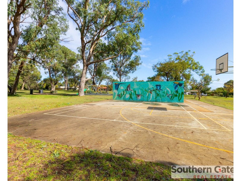 15 Cambey Mews, Parmelia WA 6167