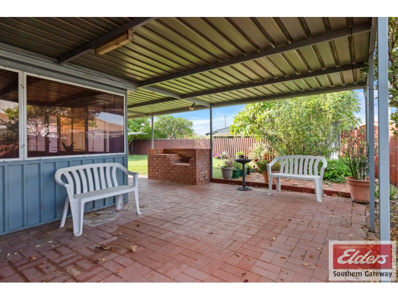 10 Willow Court, Cooloongup WA 6168