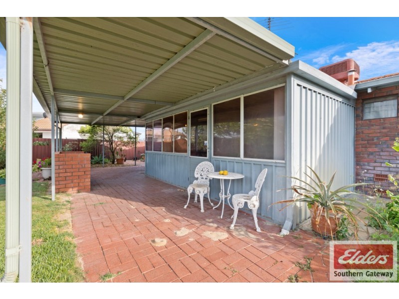 10 Willow Court, Cooloongup WA 6168