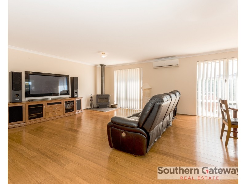 1 Cooeyup Close, Ravenswood WA 6208