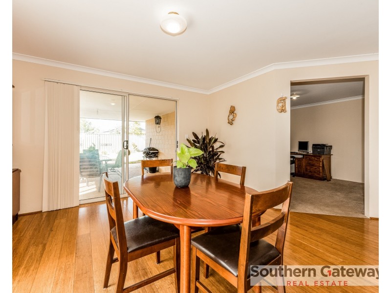 1 Cooeyup Close, Ravenswood WA 6208