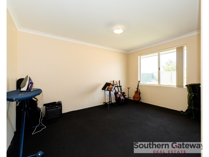 1 Cooeyup Close, Ravenswood WA 6208