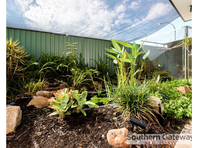 1 Cooeyup Close, Ravenswood WA 6208