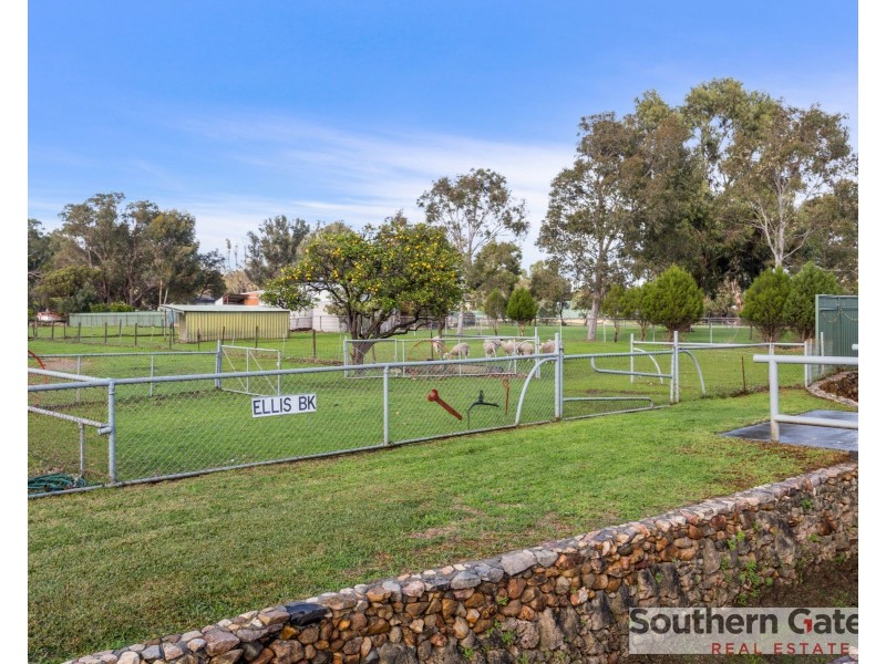 73 Hayward Road, Martin WA 6110