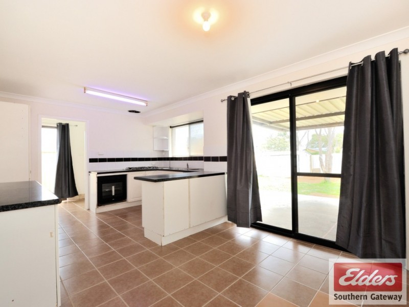 21 Cockman Way, Orelia WA 6167