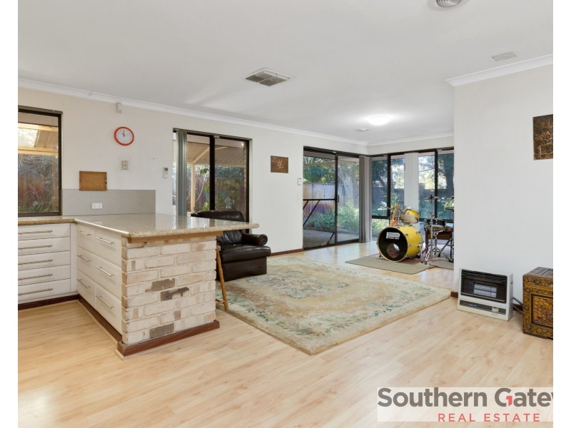 20 Judges Gardens, Leda WA 6170
