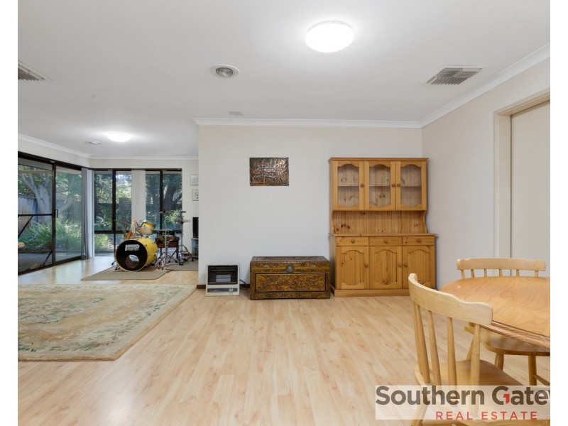 20 Judges Gardens, Leda WA 6170