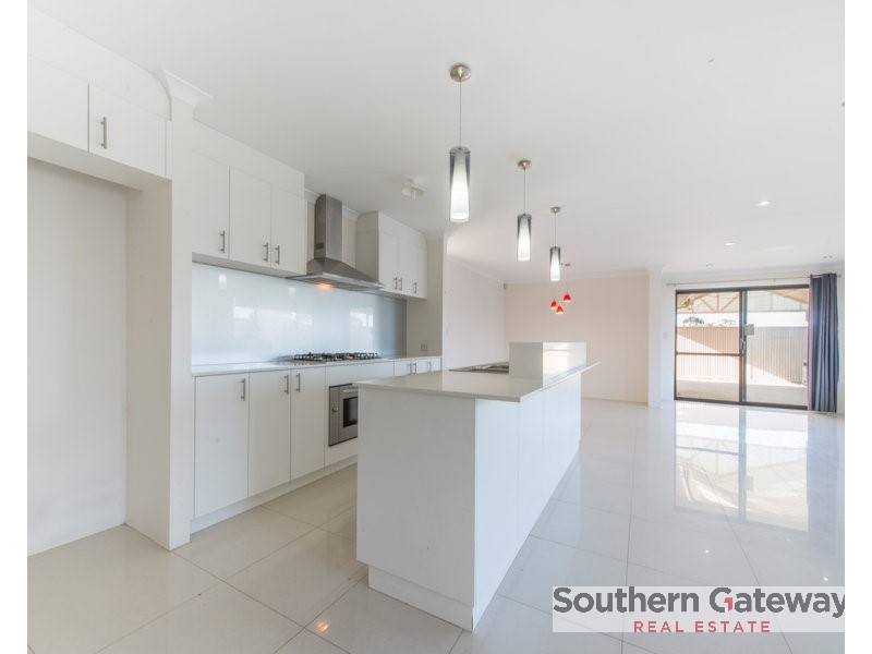 24 Heathcote Way, Bertram WA 6167