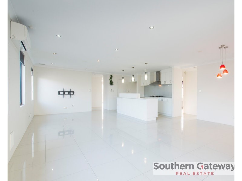 24 Heathcote Way, Bertram WA 6167