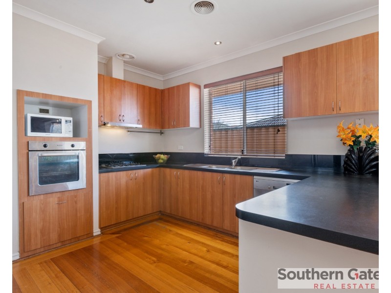 10 Daniels Place, Bertram WA 6167