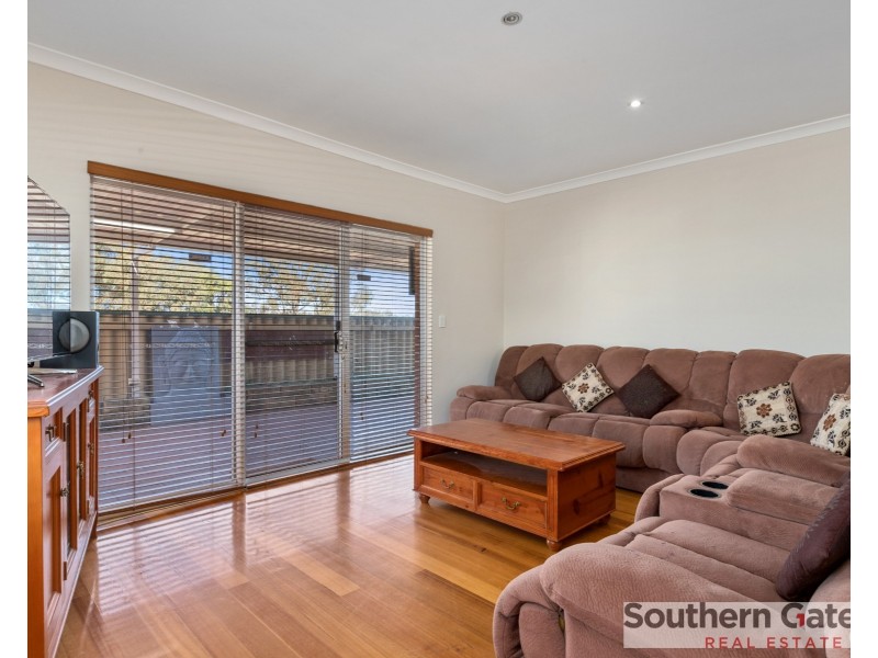 10 Daniels Place, Bertram WA 6167