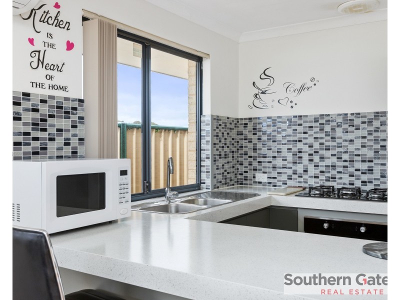 12 Pepperell Crescent, Leda WA 6170