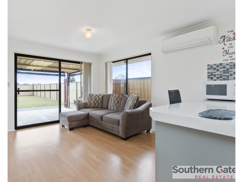 12 Pepperell Crescent, Leda WA 6170