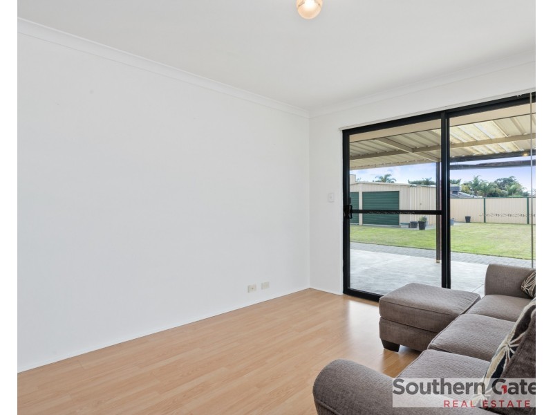 12 Pepperell Crescent, Leda WA 6170