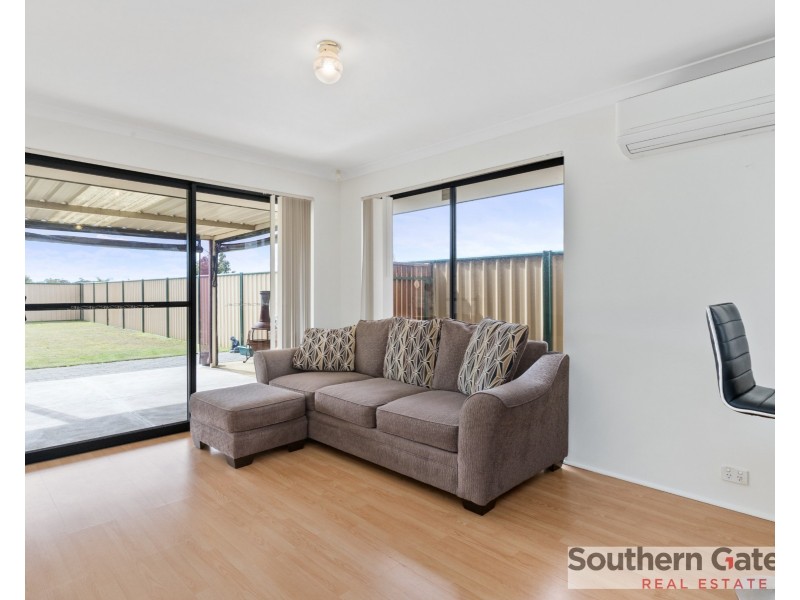 12 Pepperell Crescent, Leda WA 6170