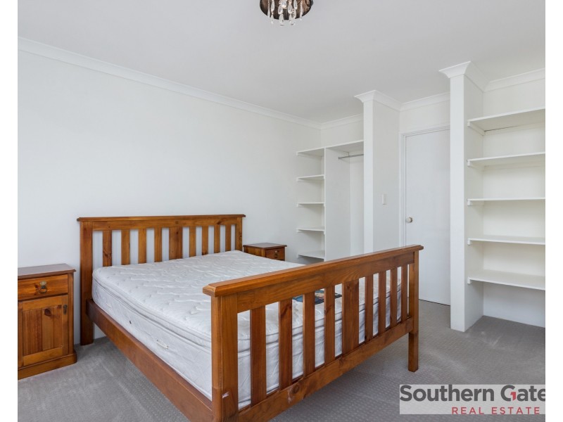 12 Pepperell Crescent, Leda WA 6170