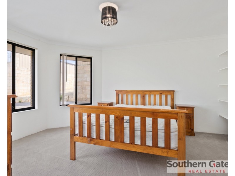 12 Pepperell Crescent, Leda WA 6170