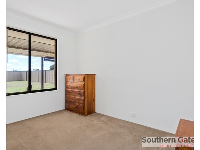 12 Pepperell Crescent, Leda WA 6170