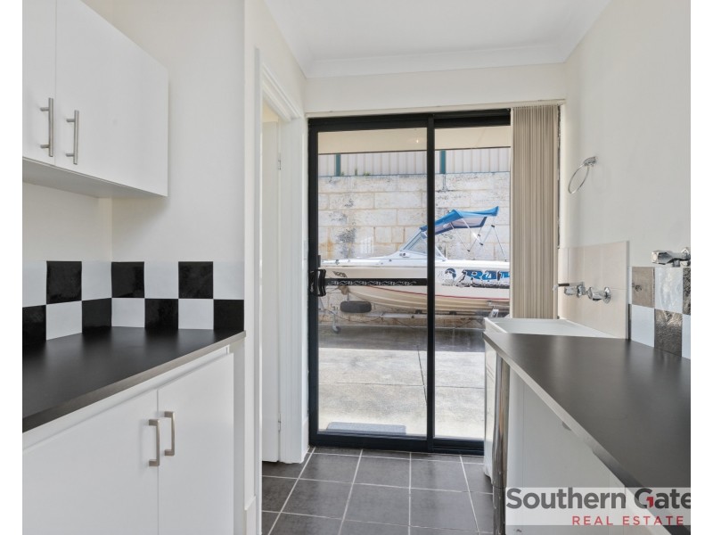12 Pepperell Crescent, Leda WA 6170