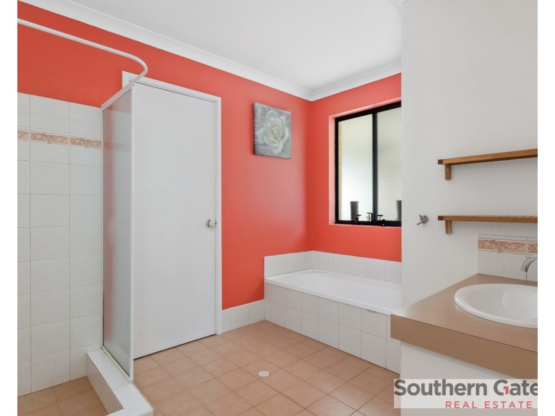 12 Pepperell Crescent, Leda WA 6170