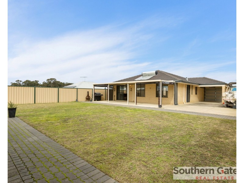 12 Pepperell Crescent, Leda WA 6170