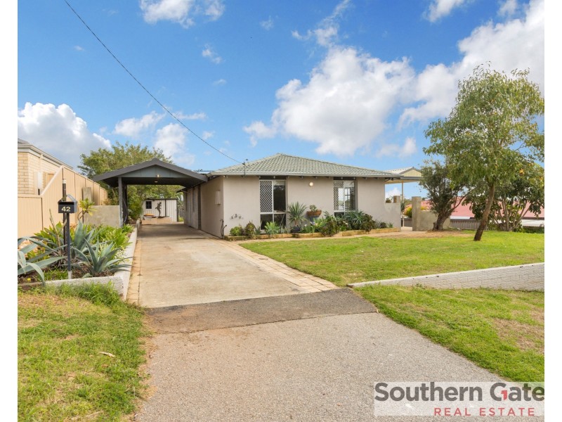 42 Woodley Way, Parmelia WA 6167