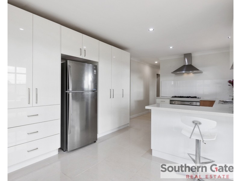 42 Woodley Way, Parmelia WA 6167