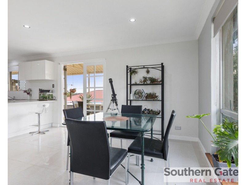 42 Woodley Way, Parmelia WA 6167